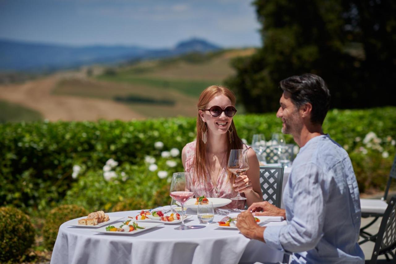 Fonteverde Lifestyle & Thermal Retreat - The Leading Hotels Of The World Сан Кашано дей Бани Екстериор снимка Wine tasting at Villa San Michele