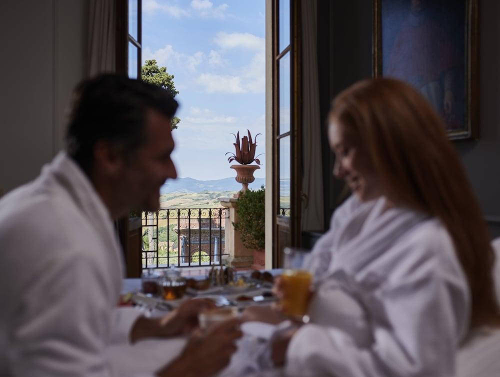 Fonteverde Lifestyle & Thermal Retreat - The Leading Hotels Of The World Сан Кашано дей Бани Екстериор снимка Breakfast at the Hotel